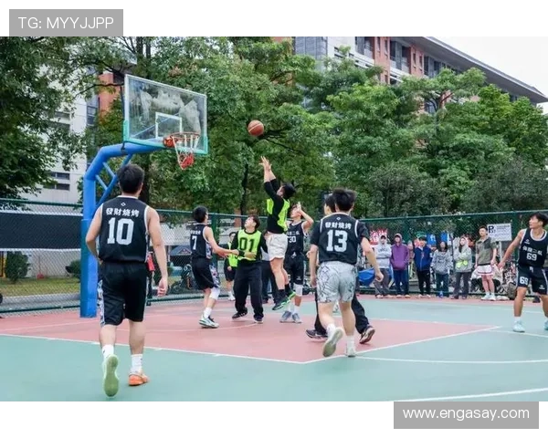 热血青春点燃梦想篮球校际赛巅峰激战正酣谁与争锋共谱荣耀新篇章 - 副本 - 副本 - 副本 (2)